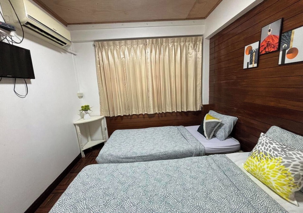 Basic Twin Room photo 1