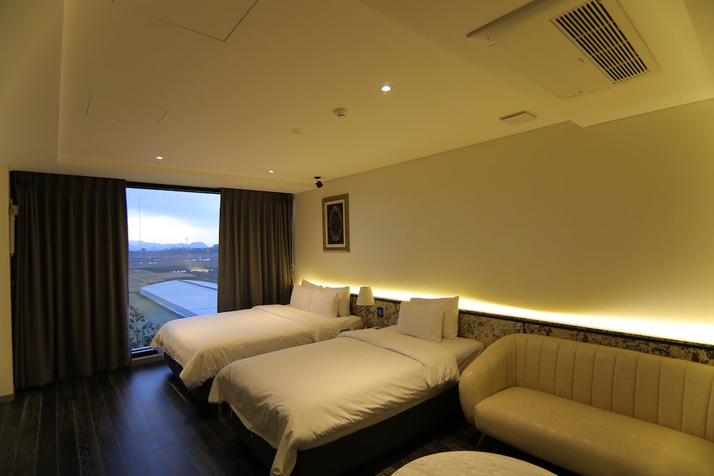 Standard Twin Room - Photo 5