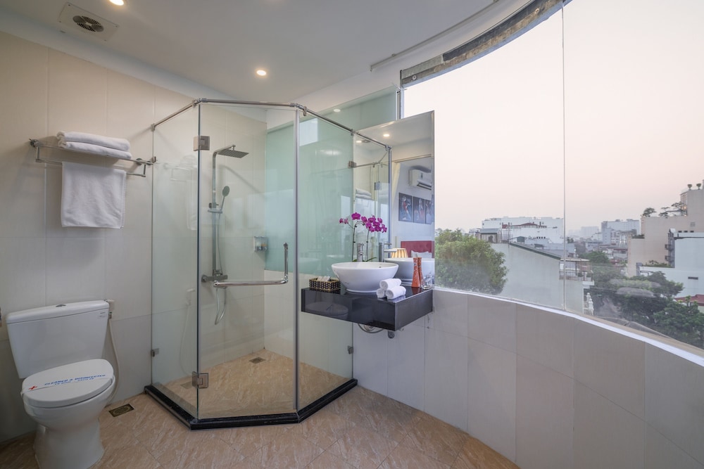 Royal Panorama Suite City View photo 2