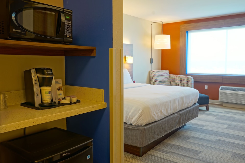 Standard Room, 1 King Bed, Accessible (Communications, Mobility) photo 2