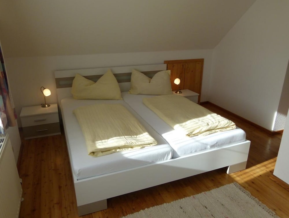 Basic Apartment photo 2