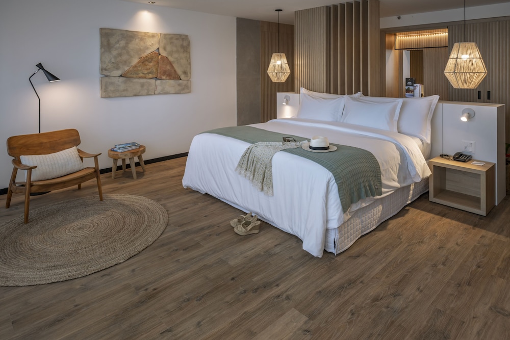 Exclusive Suite, 1 Bedroom, Private Pool, Beach View thumbnail 5