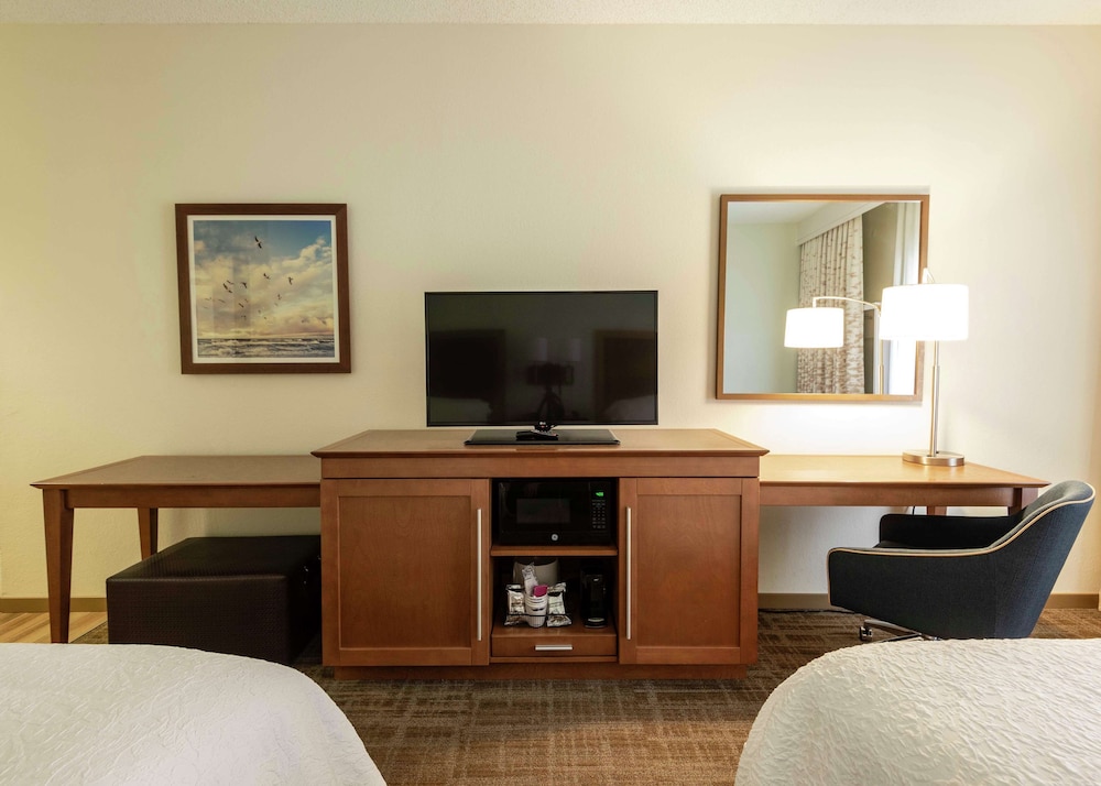 Room, 2 Double Beds, Accessible, Bathtub - Photo 2