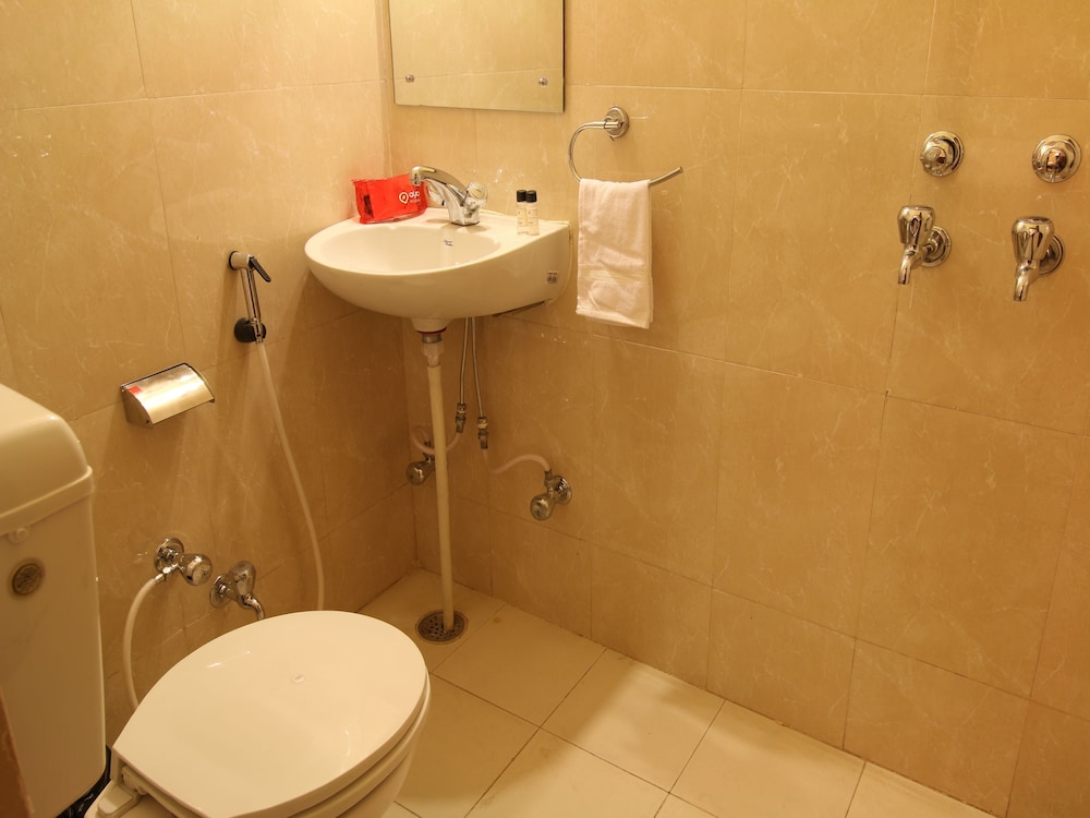 Standard Double Or Twin Room, 1 Double Bed, Private Bathroom photo 3