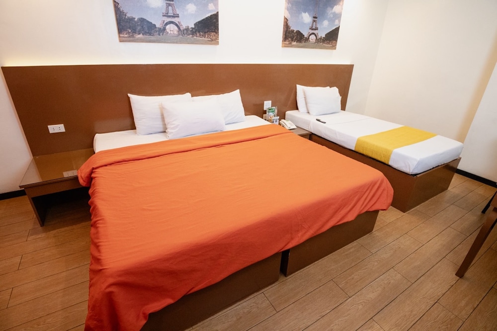 Euro suite two - Photo 3