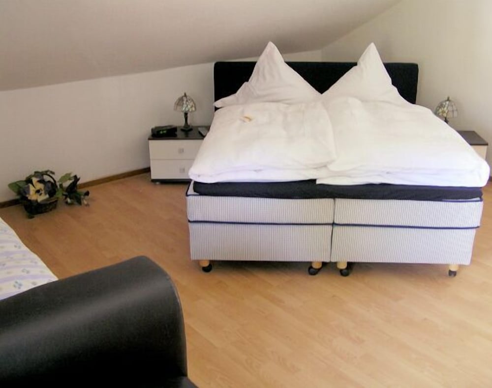 Family Room - Photo 2