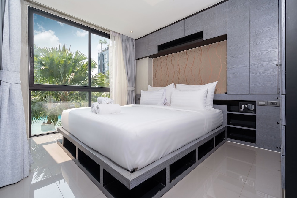Exclusive Condo photo 1