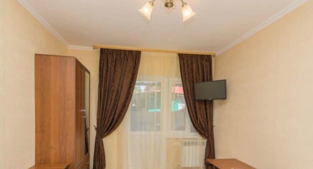 Economy Double Room photo 2