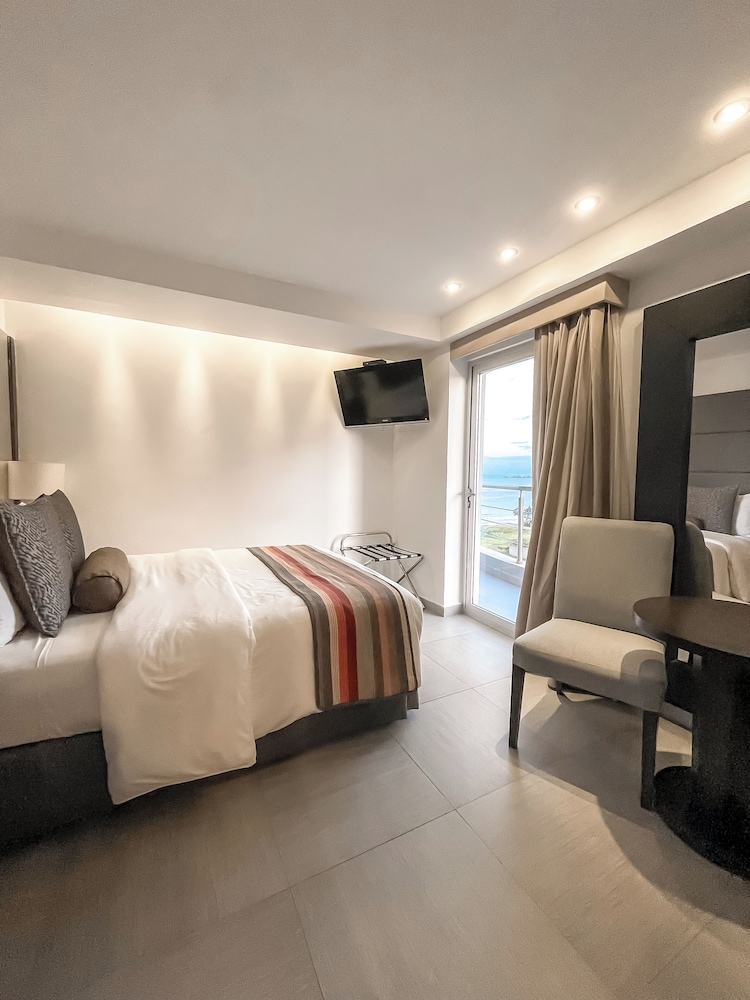 Deluxe Single Room, Pool View photo 2