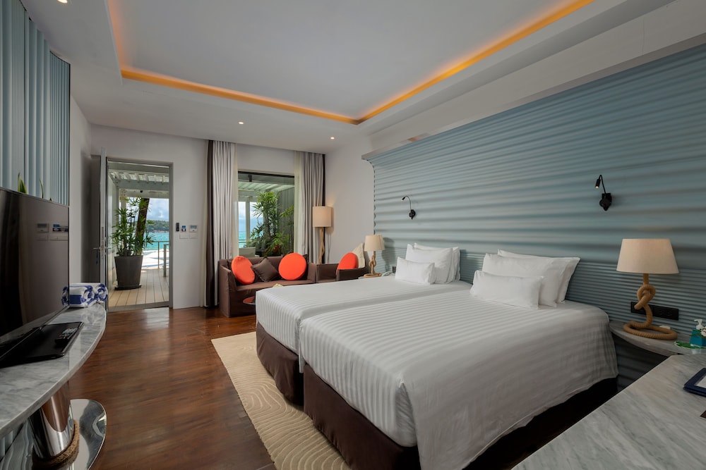 Ocean Suite - Photo 1