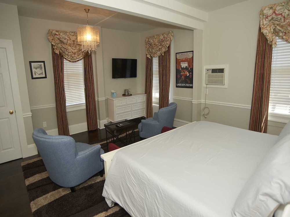 Standard Double Room, Ensuite (The Manor 122 Junior Suit)