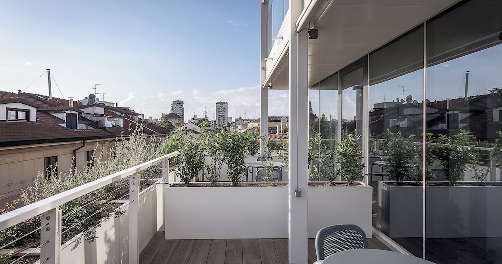 Deluxe Double Room, 1 Queen Bed, Terrace, Tower photo 3