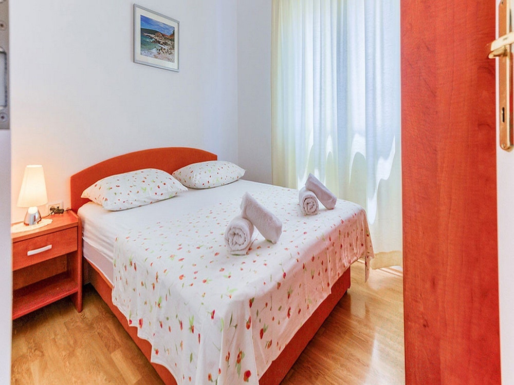 Apartment (One bedroom apartment with terrace an)