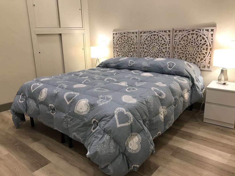 Basic Double Room, 1 Bedroom, Smoking, Hill View photo 1