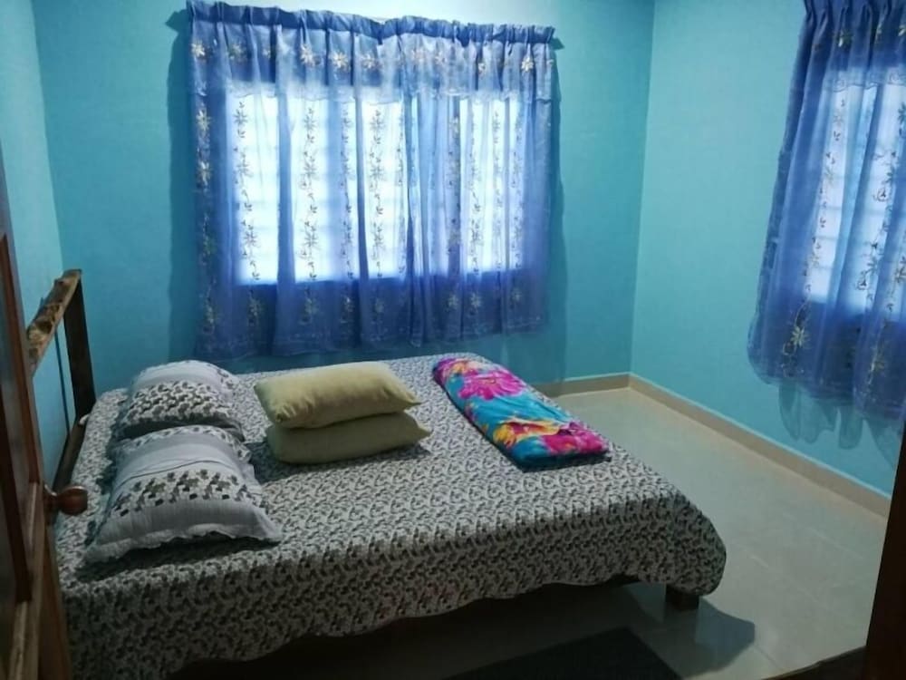 House, 4 Bedrooms photo 1