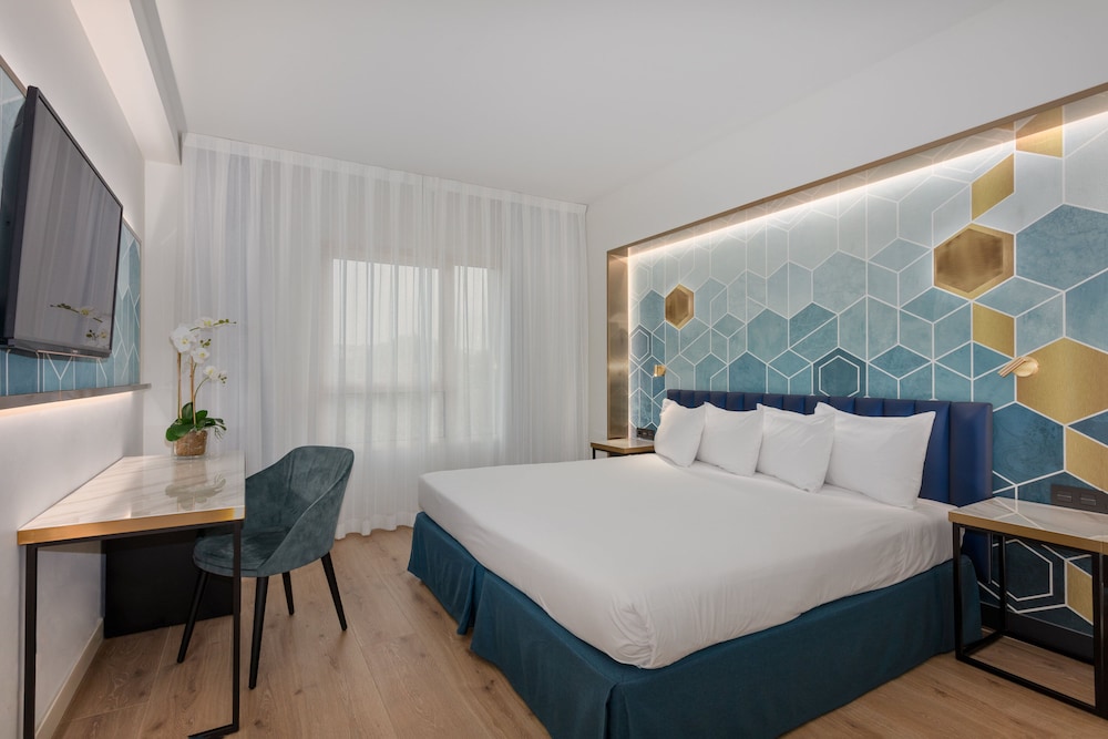 Superior Single Room