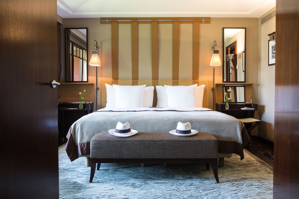 Suite, 1 King Bed (Lake) - Photo 8