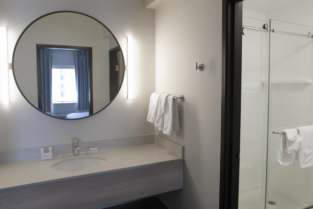 Suite, Multiple Beds - Photo 4
