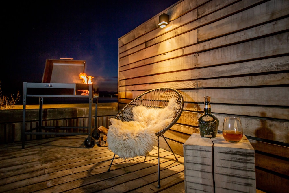 Deluxe Studio, Patio, Canal View photo 1