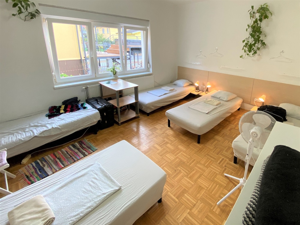 Economy Shared Dormitory, Mixed Dorm