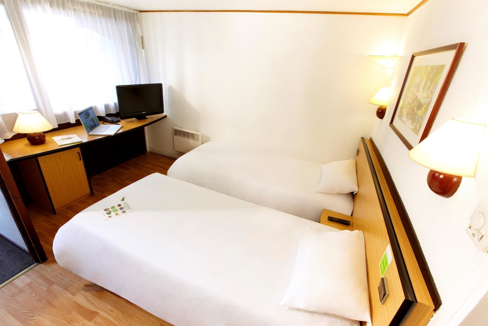 Standard Room, 2 Twin Beds - Photo 2