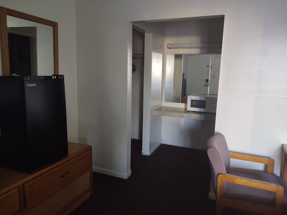 Standard Room, 1 Double Bed, Non Smoking photo 3