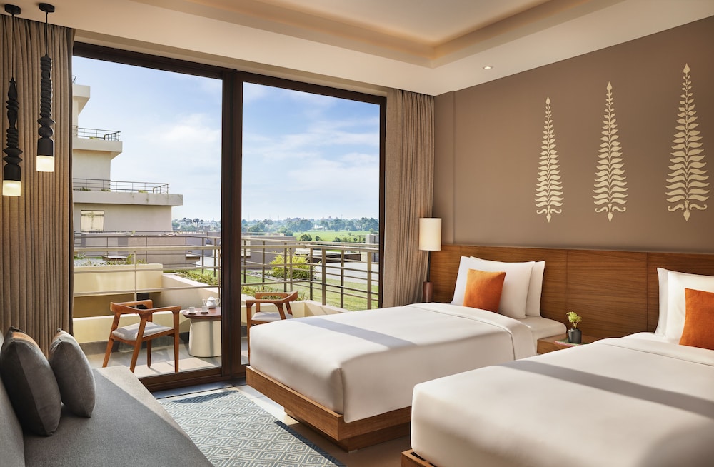 Room, 2 Twin Beds, Balcony - Photo 1