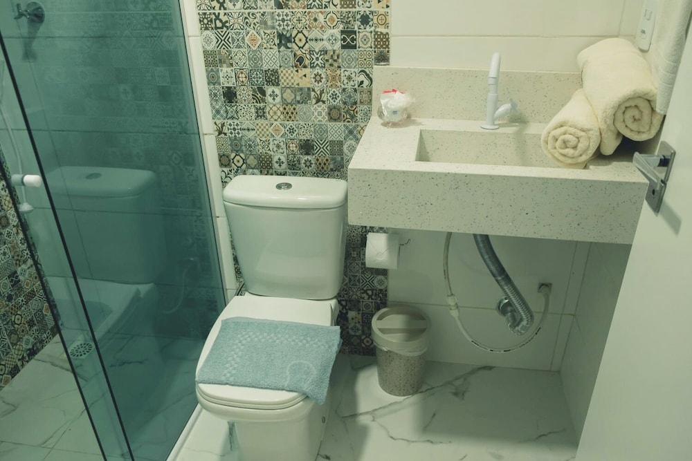 Standard Suite - Photo 11