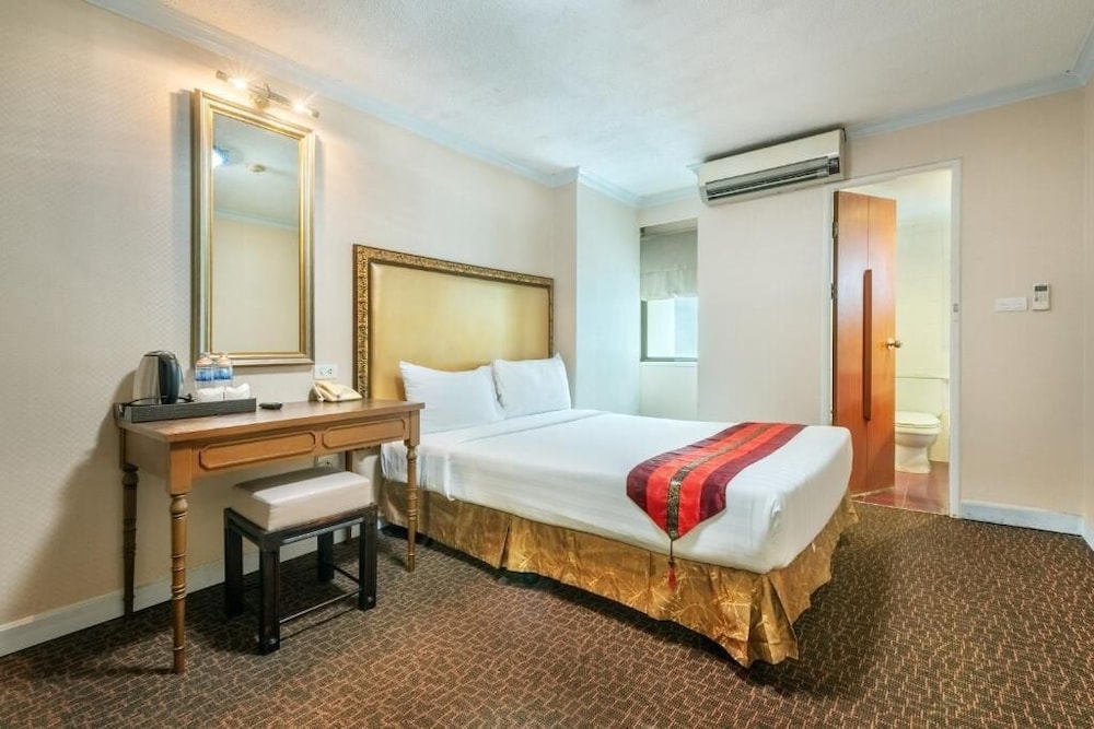 Deluxe Double or Twin Room photo 3