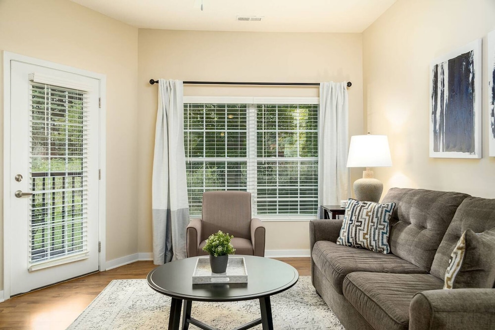 1st Floor Patio Pet-friendly W D Gym Pool, Billede 6