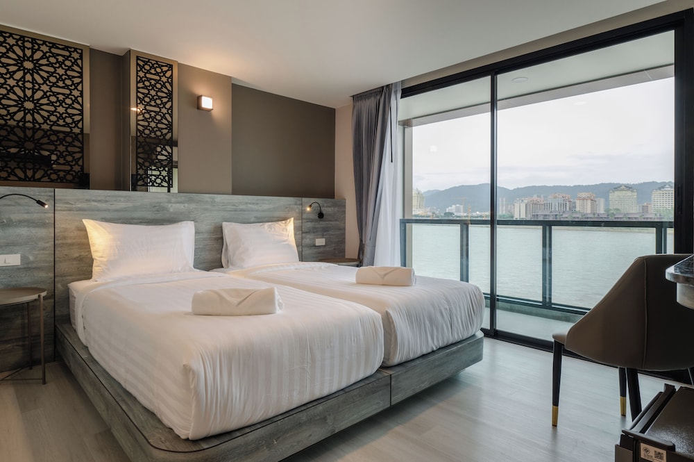 Standard Twin Room, River View - Photo 1