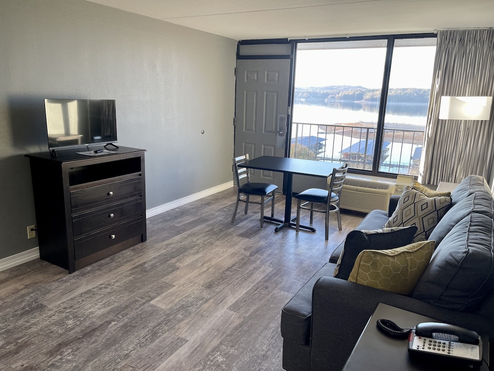 Elite Suite