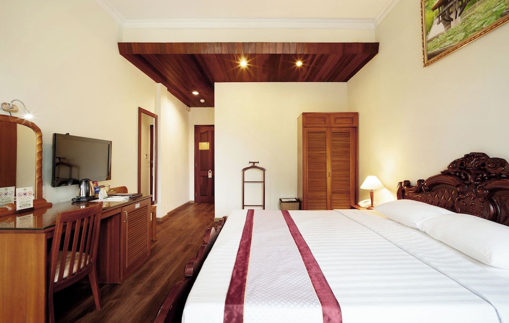 Premium Double Room, Balcony, City View (with Window) photo 3