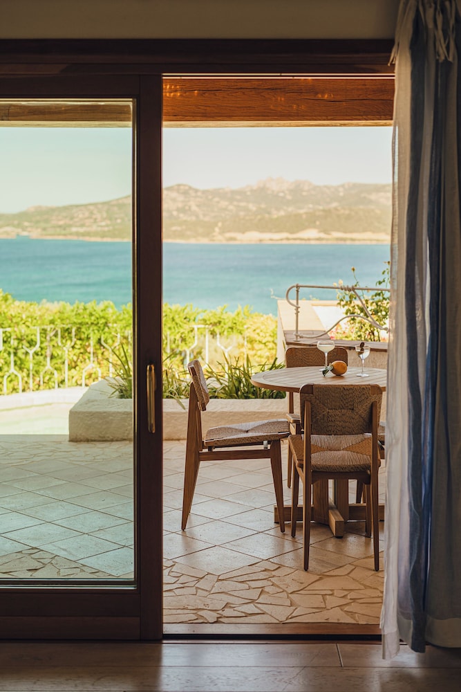 Suite (Mountain Pool) - Photo 2