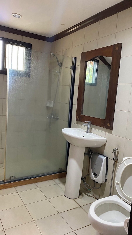 Superior One Bedroom Apartment - Photo 3