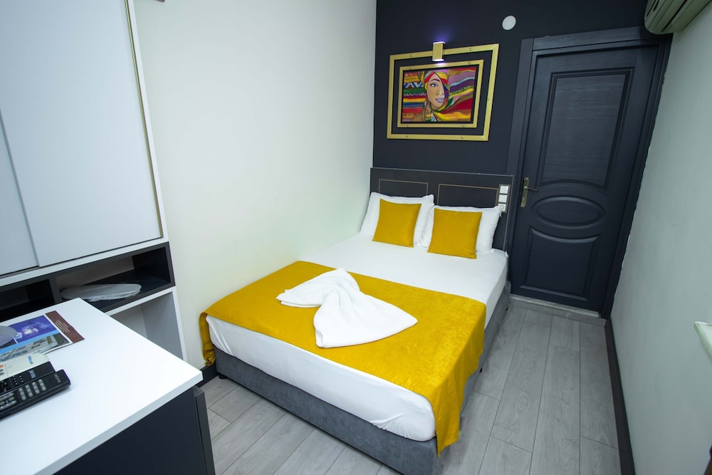 Economy Double Room photo 1