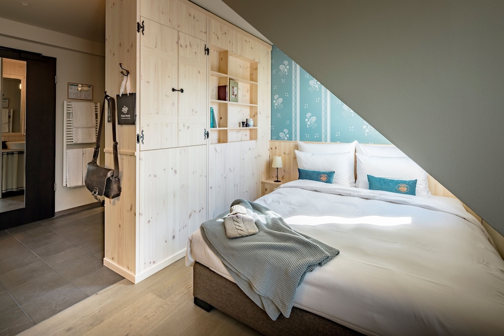 Standard Double Room, 1 Queen Bed