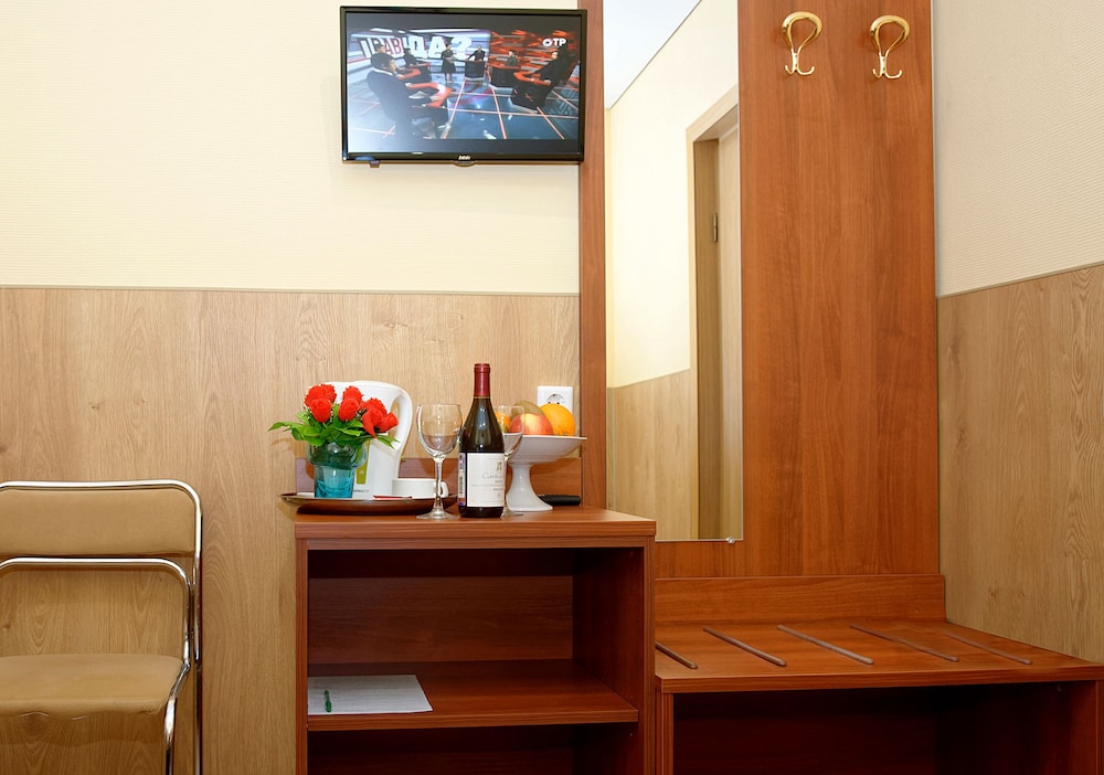 Economy Twin Room photo 2