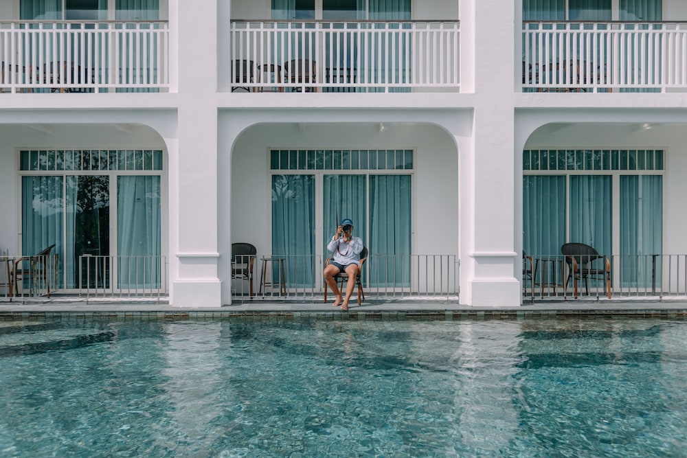 Deluxe Pool Access - Photo 12