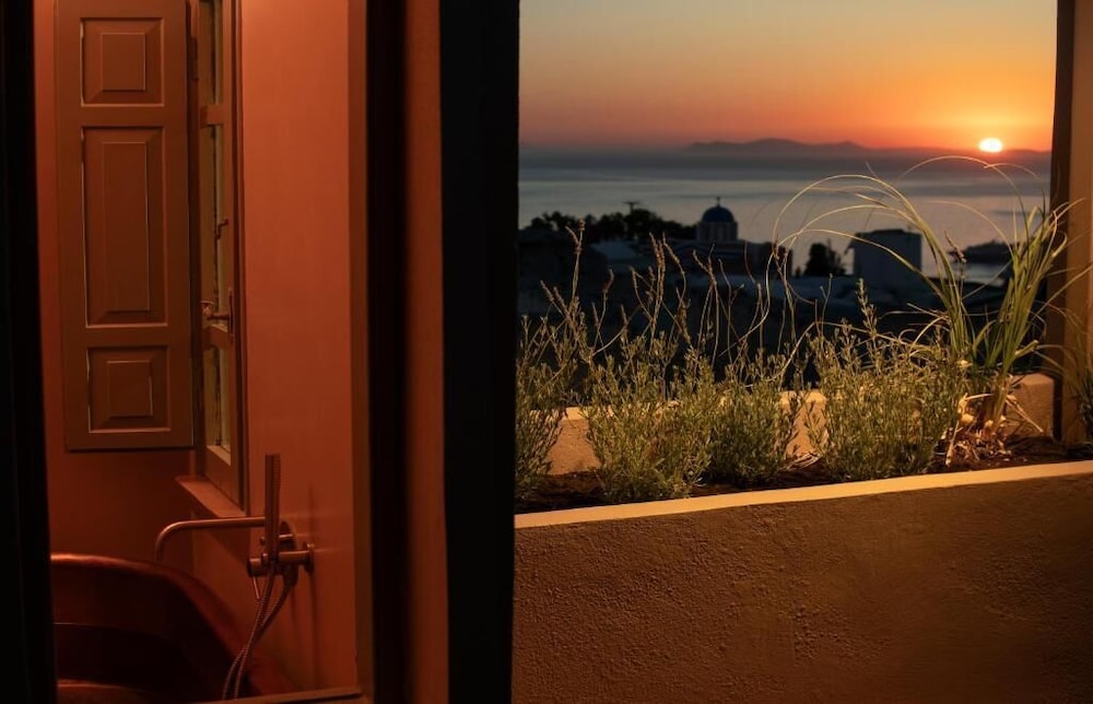 Aurea Suite Sea View with Outdoor Jetted Tub