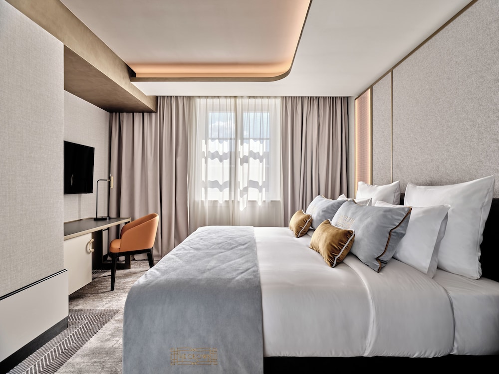 Classic Room, 1 King Bed photo 2