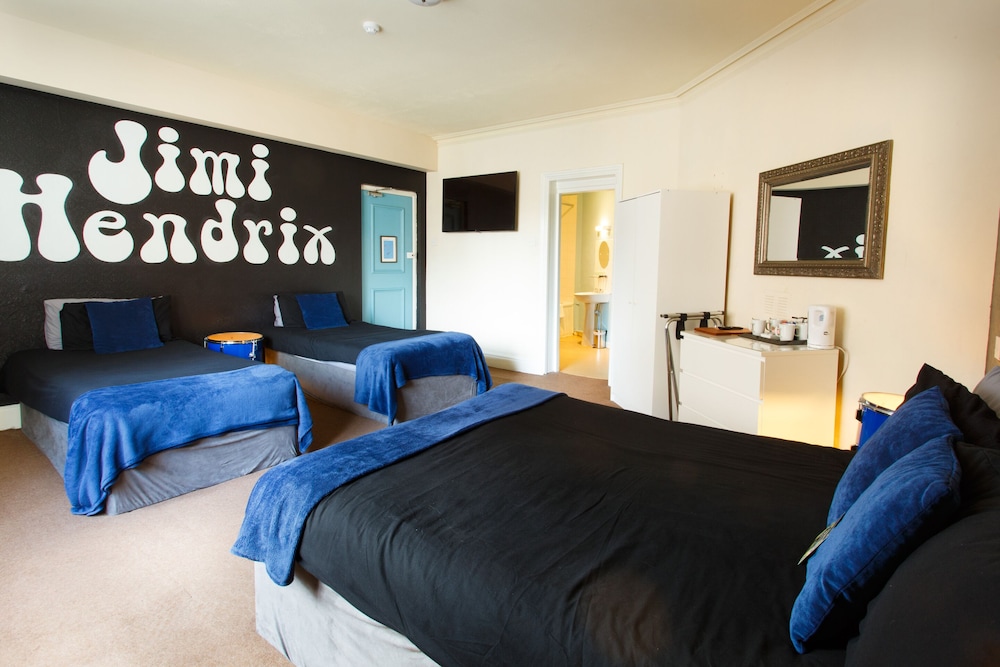 Suite, Ensuite photo 3