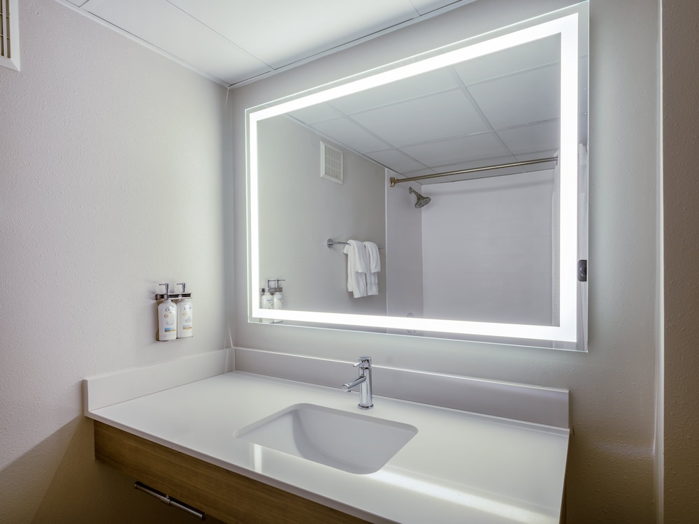 Suite, Multiple Beds - Photo 4