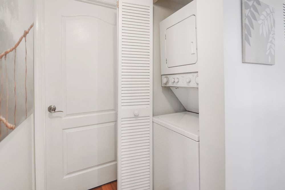 Luxury Condo, 3 Bedrooms, Ocean View photo 3