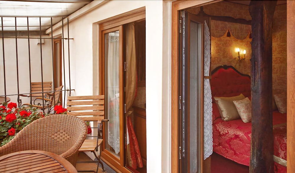 Superior Double Room, Balcony