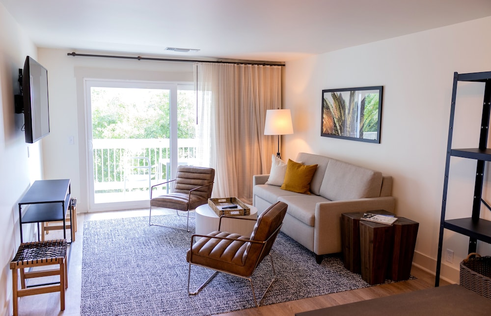 Standard Suite, 1 Bedroom - Photo 3