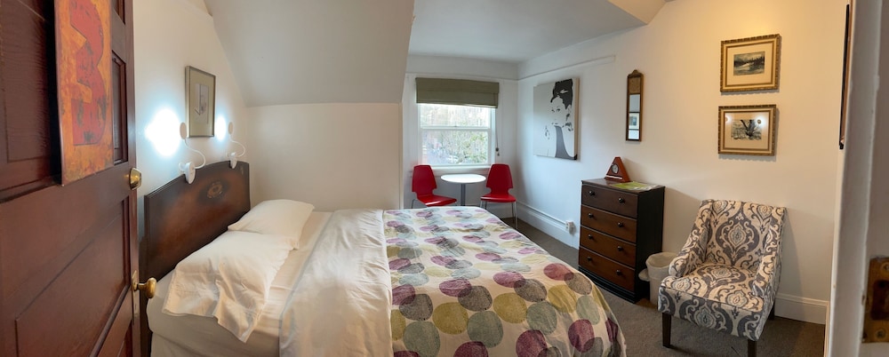 Economy Double Room 3 Top Floor