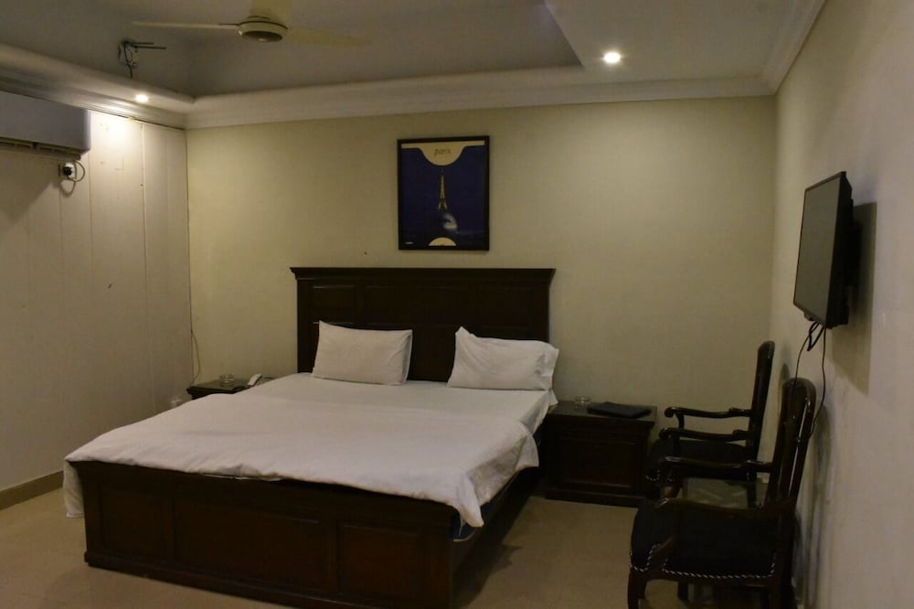 Executive Studio Suite