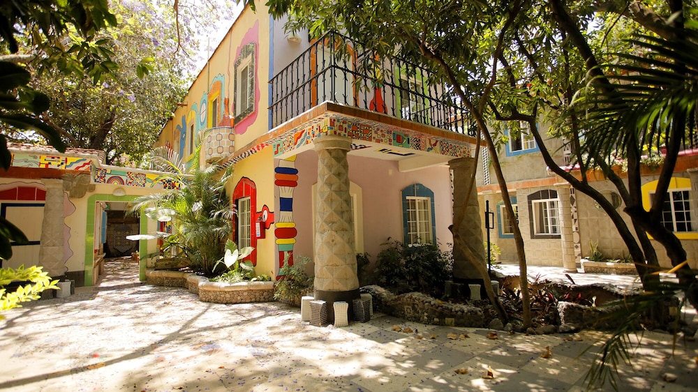 Deluxe Double Room, 2 Queen Beds, Courtyard View photo 2