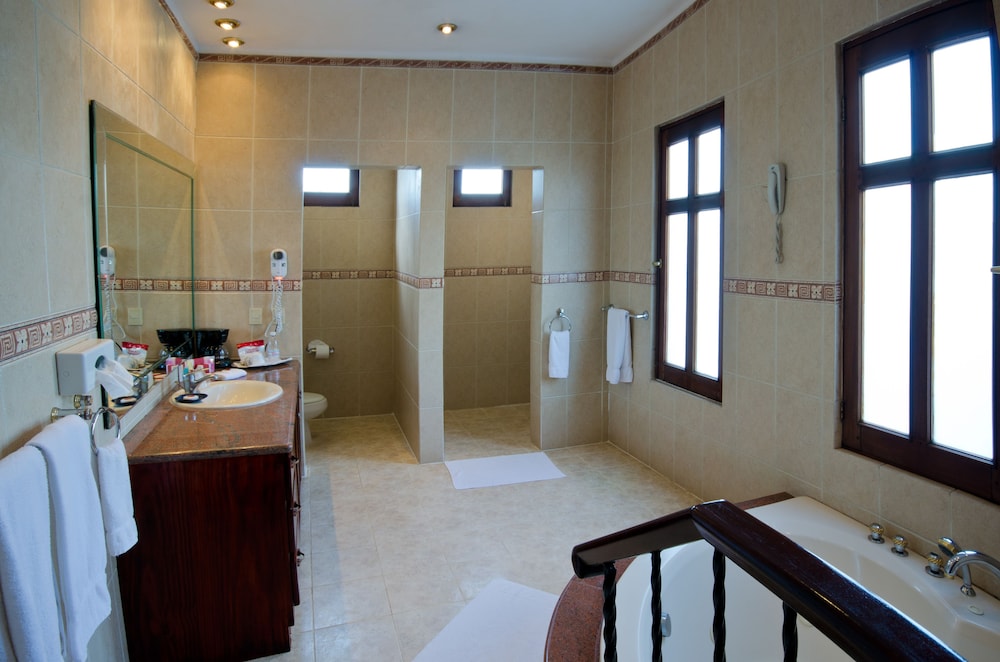 Deluxe Room, Jetted Tub and Private Terrace - Photo 2